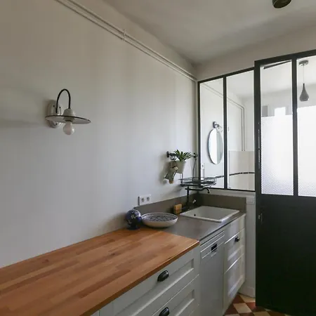 Bright With Lovely Balcony Daire Paris